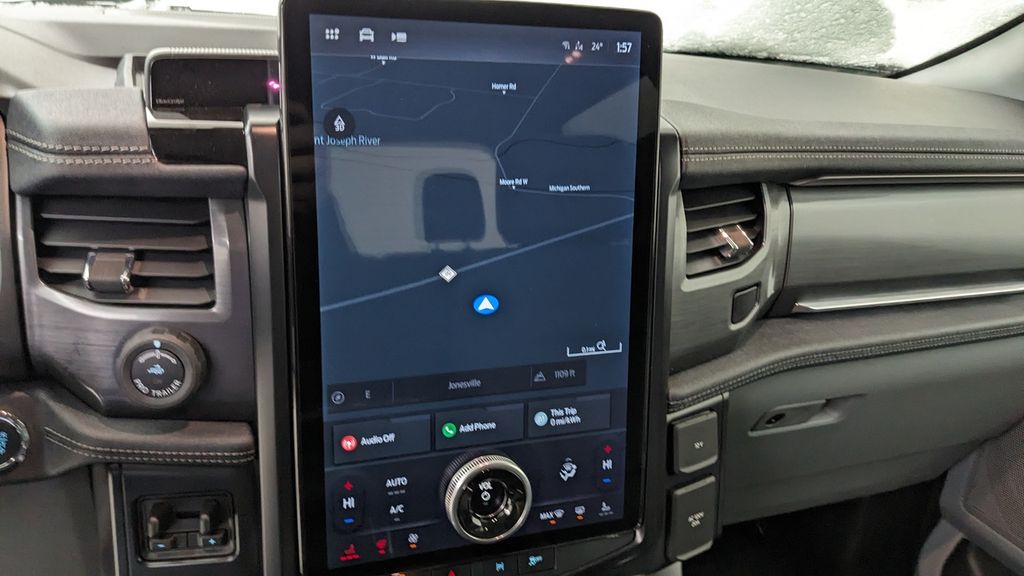 2025 Ford F-150 Lightning Flash - Photo 73