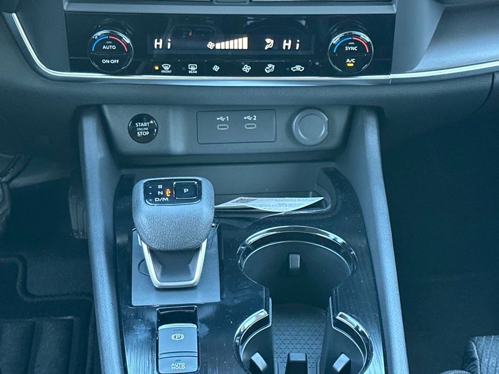 2025 Nissan Rogue SV photo