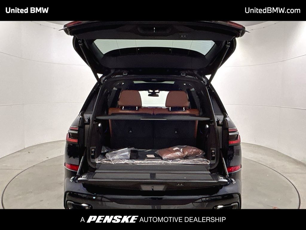 Thumbnail: 2026 BMW X7 - 23