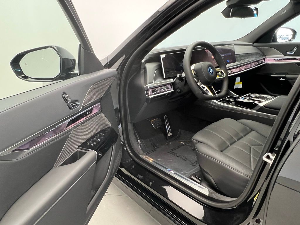 Thumbnail: 2026 BMW i7 - 22