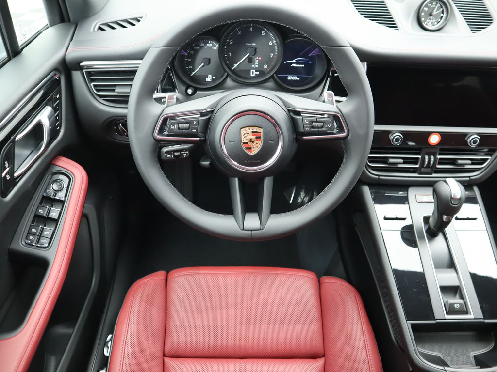 Thumbnail: 2024 Porsche Macan - 13