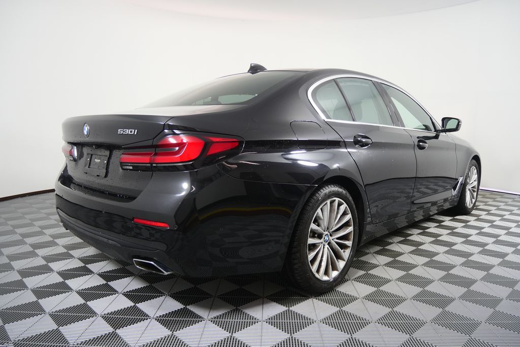 Thumbnail: 2021 BMW 5 Series - 3