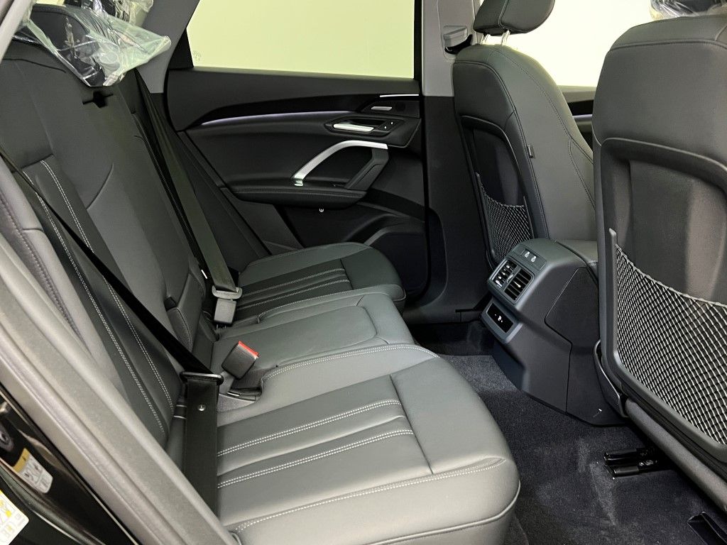 Thumbnail: 2025 Audi Q5 - 16