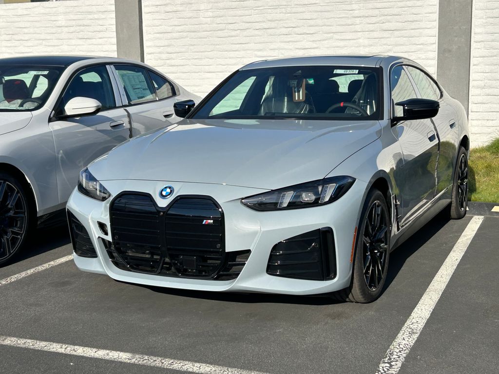 Thumbnail: 2025 BMW i4 - 2