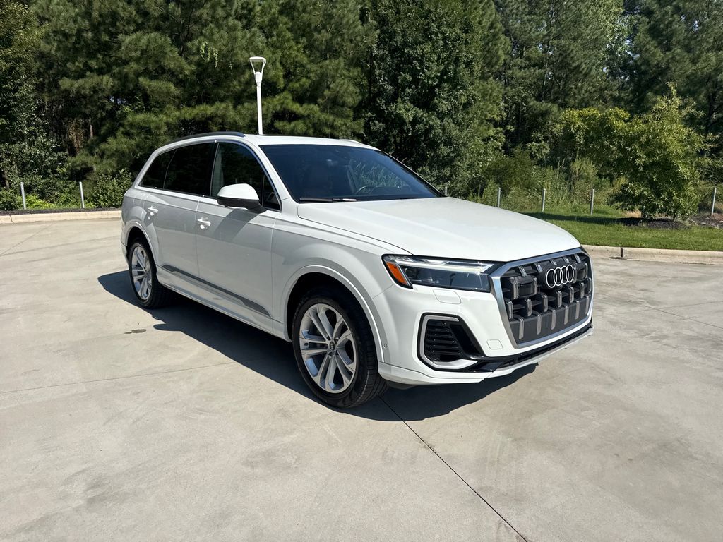 2025 Audi Q7 55 Premium Plus