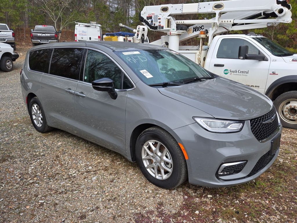 2025 Chrysler Pacifica Select FWD