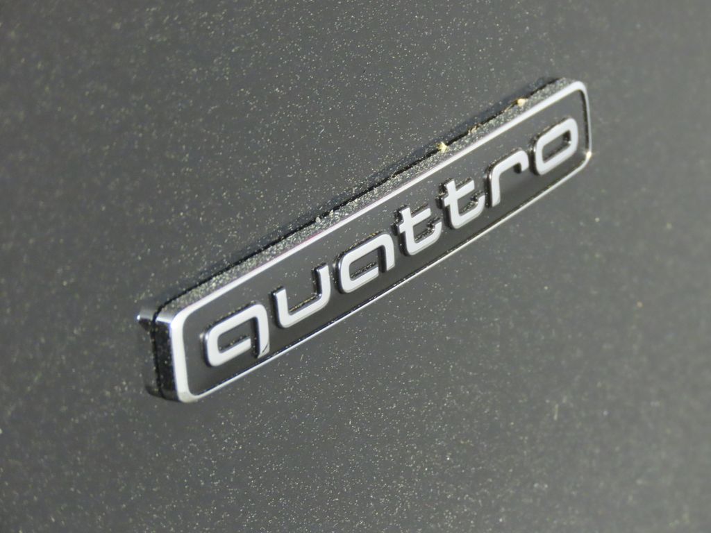 Thumbnail: 2025 Audi Q5 - 10