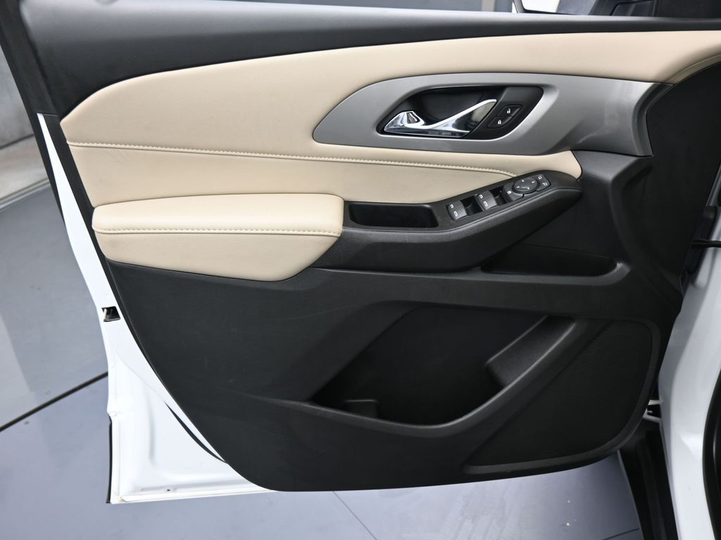 Used 2023 Summit White Chevrolet LS image 12