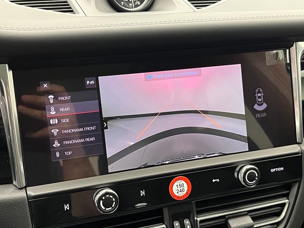 Thumbnail: 2026 Porsche Macan - 18