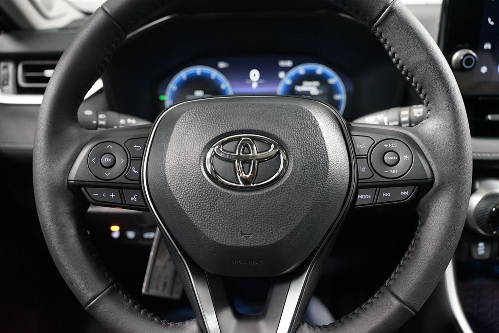 Thumbnail: 2025 Toyota RAV4 - 12