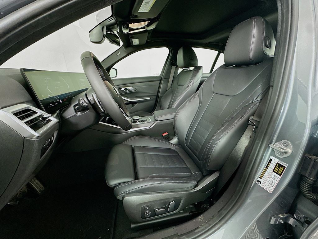 Thumbnail: 2026 BMW 3 Series - 16