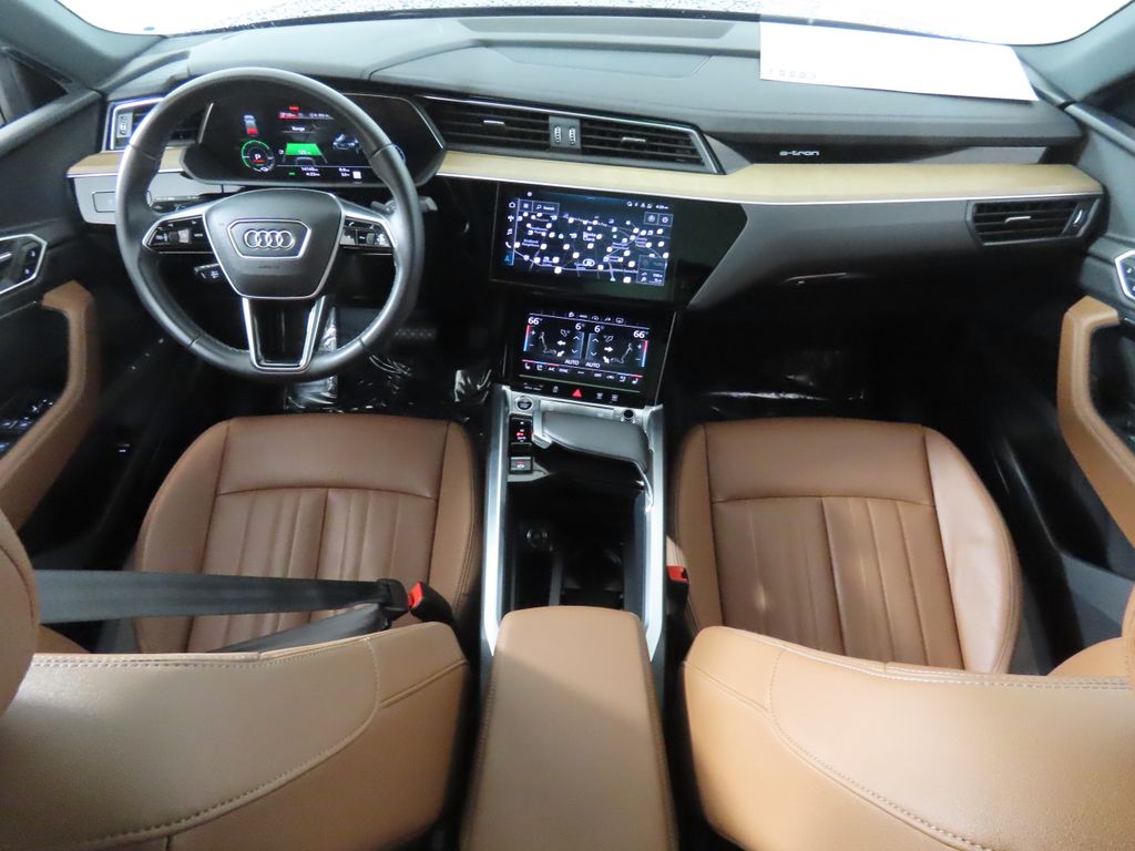 Thumbnail: 2024 Audi Q8 e-tron - 10