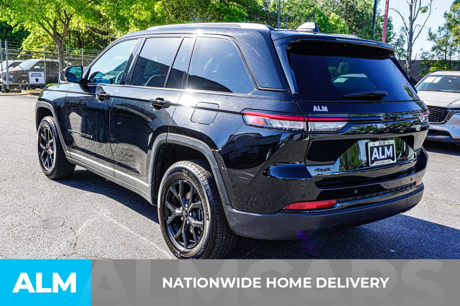Used 2025 Black Jeep Altitude image 5