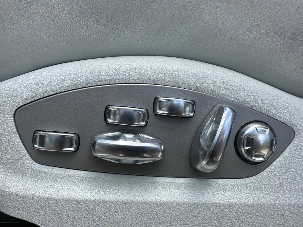 Thumbnail: 2023 Porsche Macan - 20