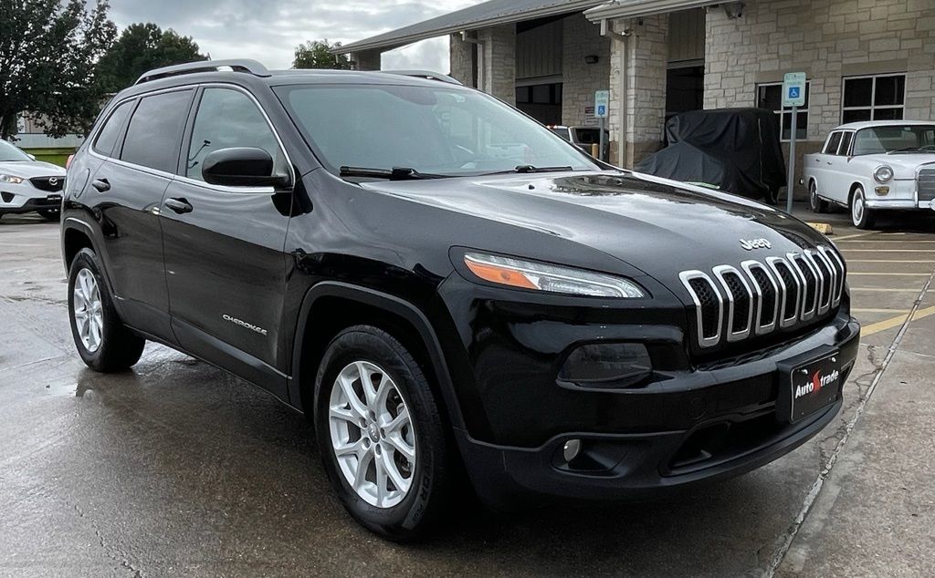 2017 Jeep Cherokee Latitude Black at Community Toyota