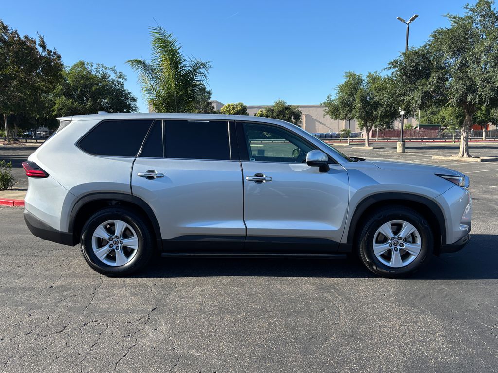 Thumbnail: 2025 Toyota Grand Highlander - 4