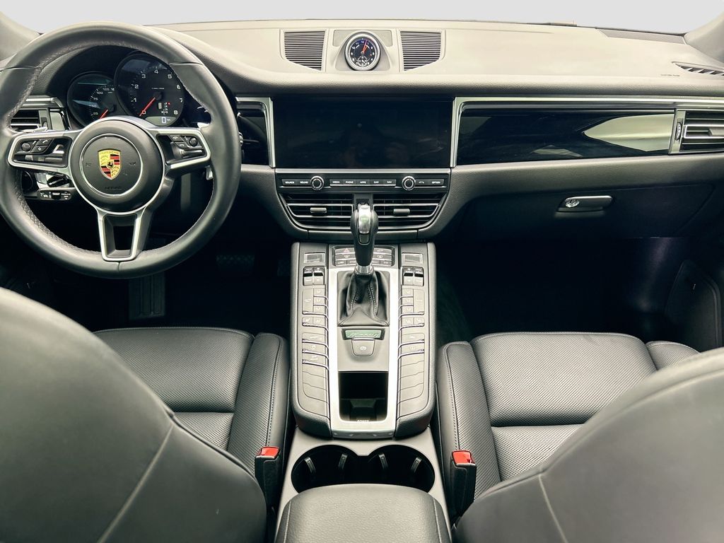 Thumbnail: 2020 Porsche Macan - 16