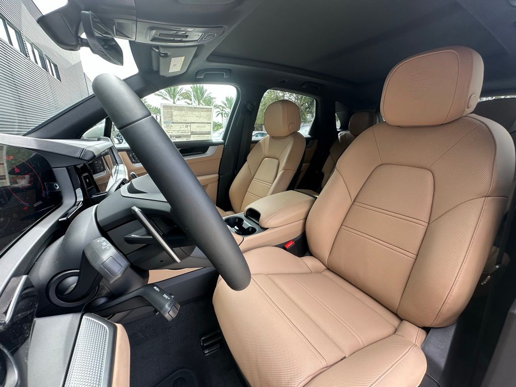 Thumbnail: 2025 Porsche Cayenne - 5