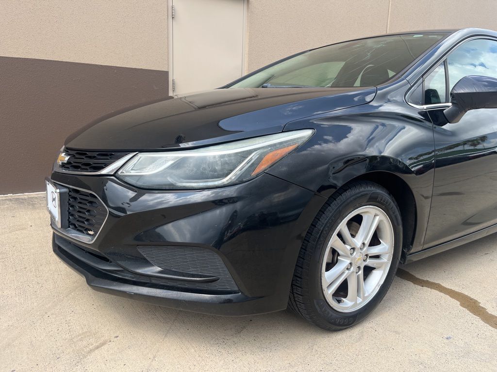 Thumbnail: 2017 Chevrolet Cruze - 7