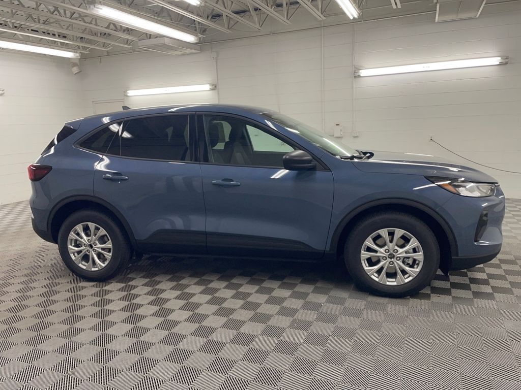 2025 Ford Escape Active photo 2