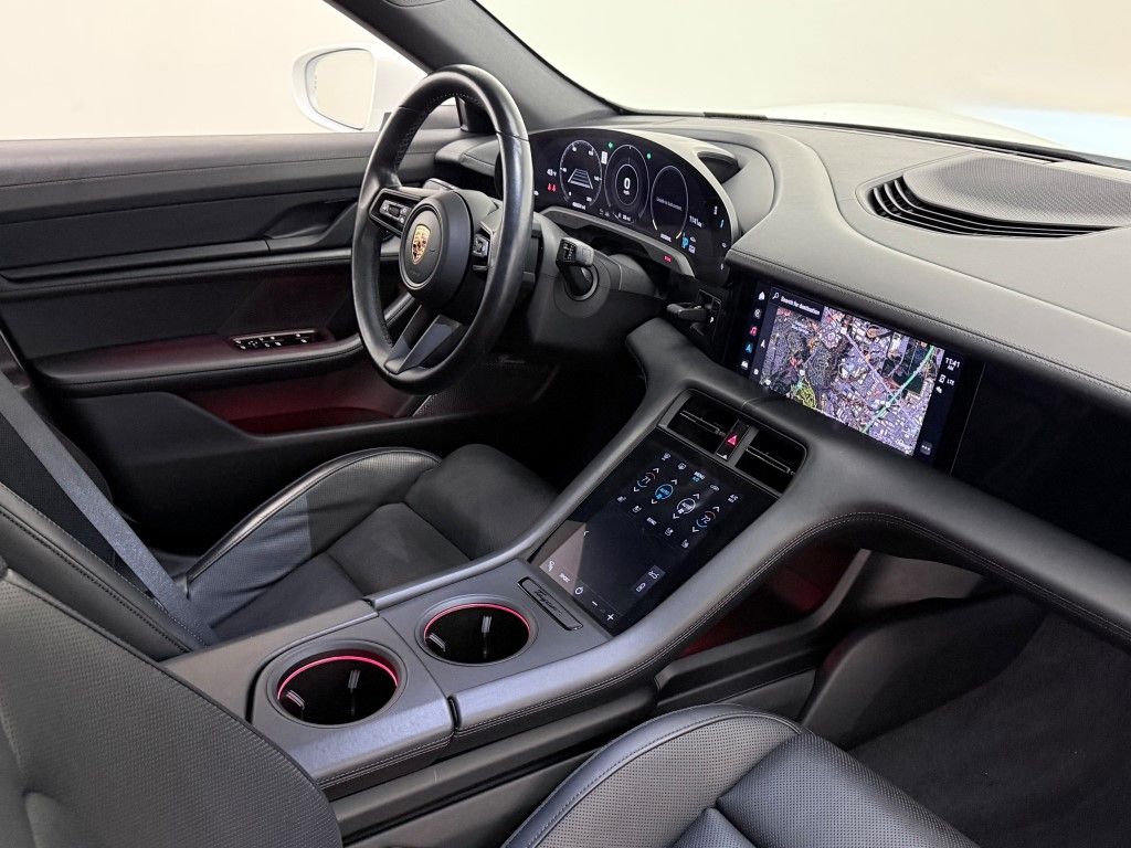 Thumbnail: 2020 Porsche Taycan - 21