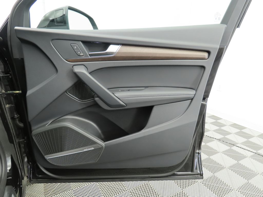 2025 Audi Q5  27