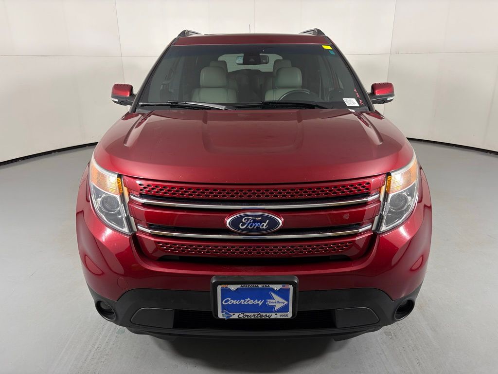 View vehicle photo 3