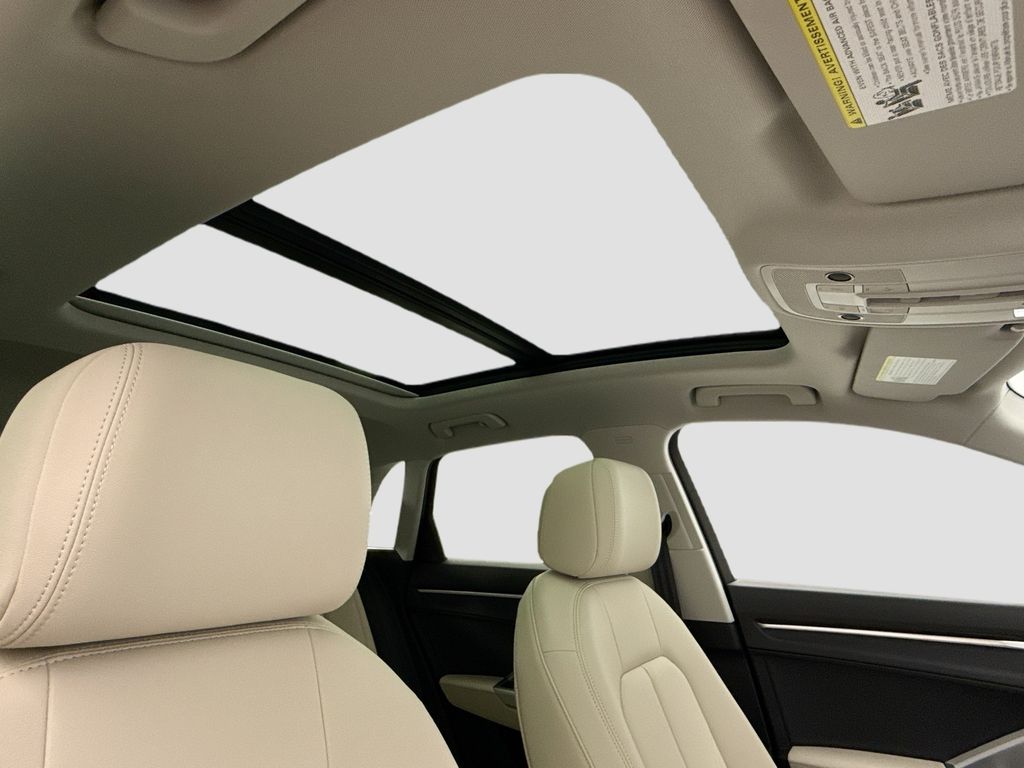 Thumbnail: 2025 Audi Q3 - 16