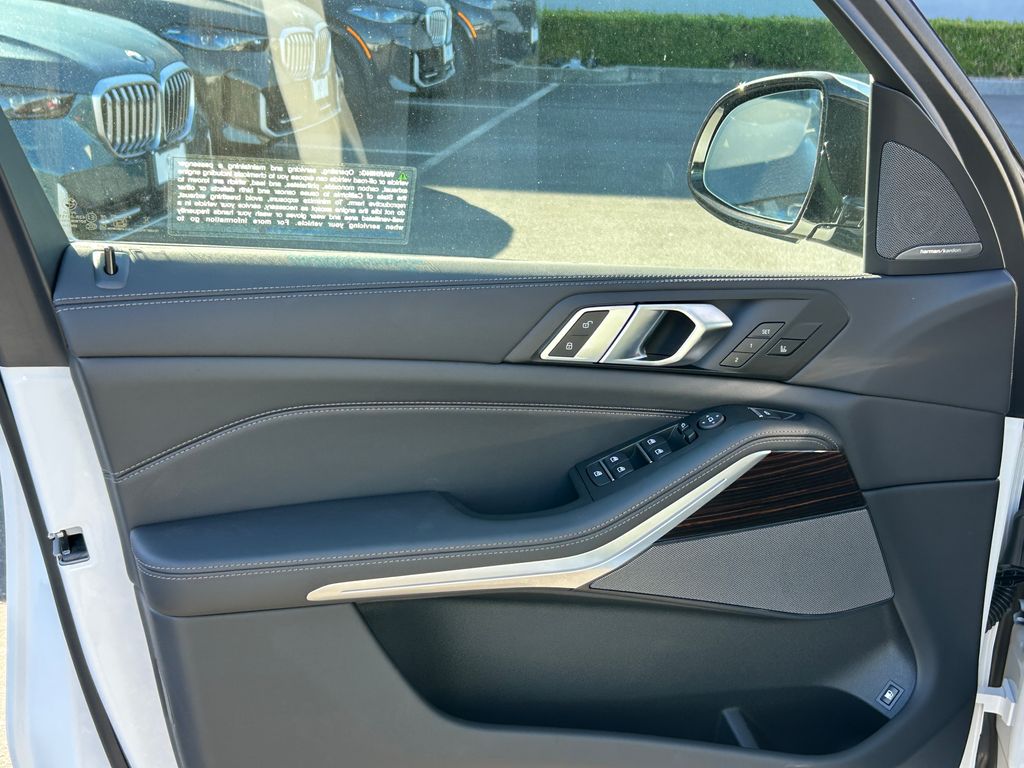 Thumbnail: 2026 BMW X5 - 11