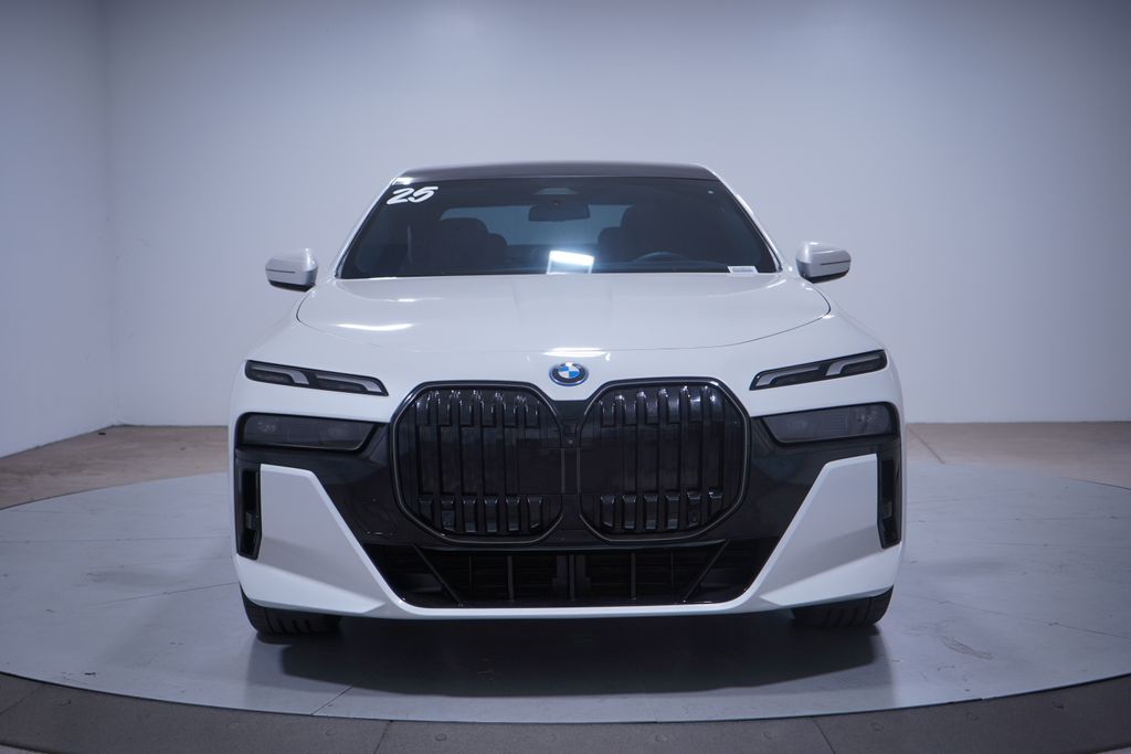 Thumbnail: 2025 BMW i7 - 4