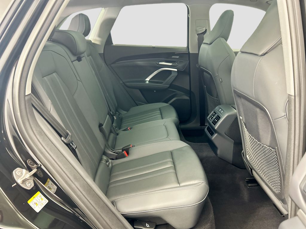 Thumbnail: 2025 Audi Q5 - 21