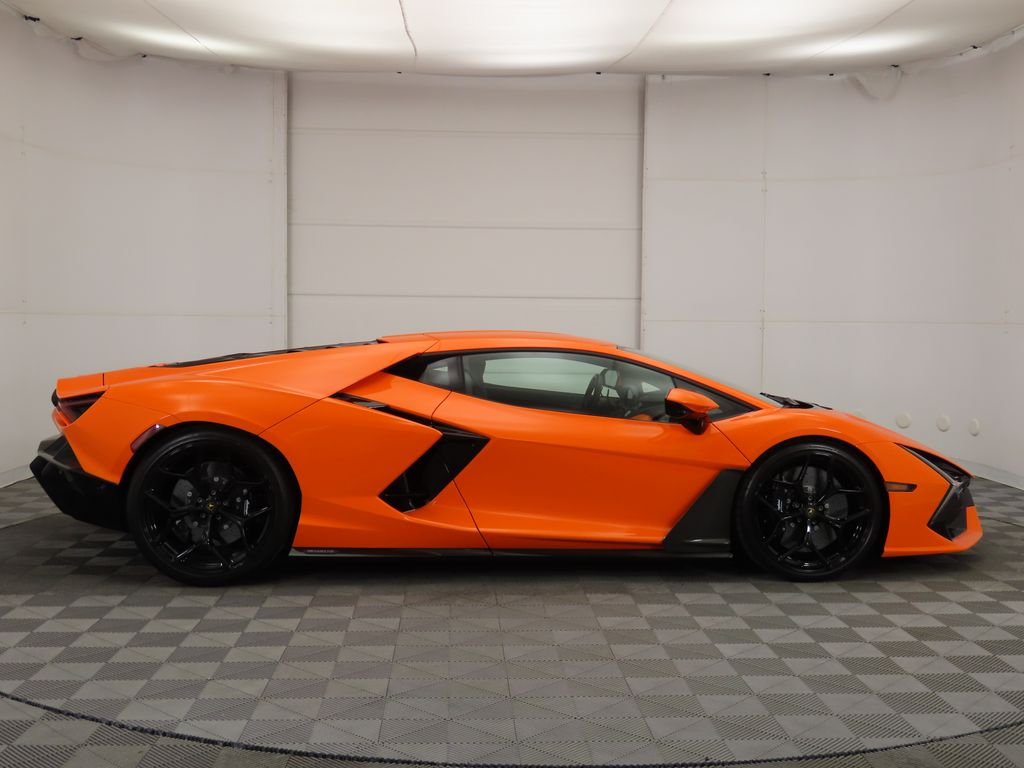 2024 Lamborghini   4