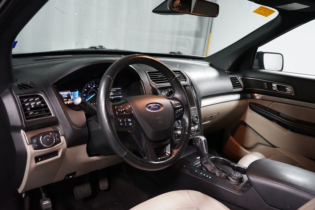 Thumbnail: 2018 Ford Explorer - 7