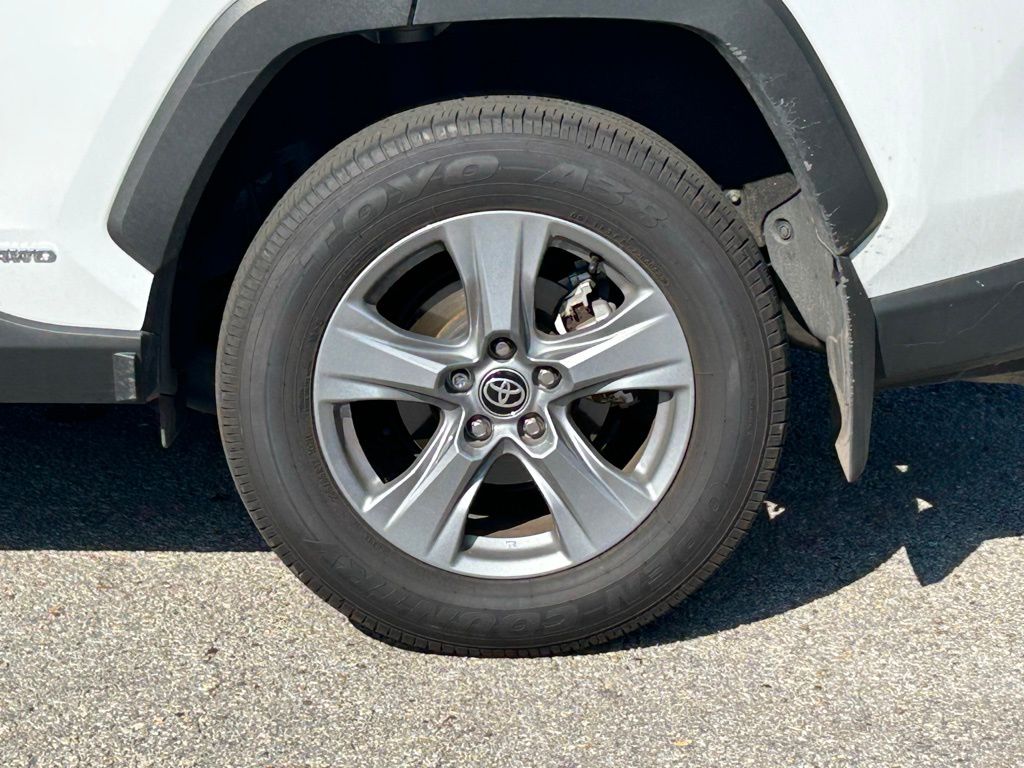 Thumbnail: 2025 Toyota RAV4 - 8