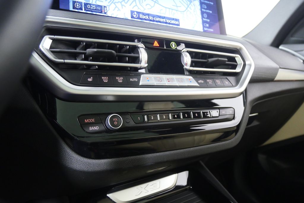 Thumbnail: 2023 BMW X3 - 24