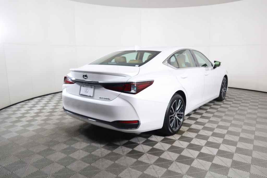 2025 Lexus ES Hybrid 300h 5