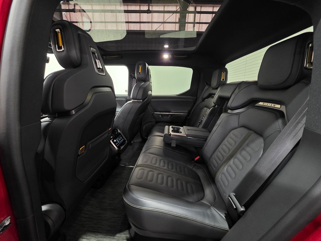 2025 Rivian R1T Adventure Dual Motor Standard Pack