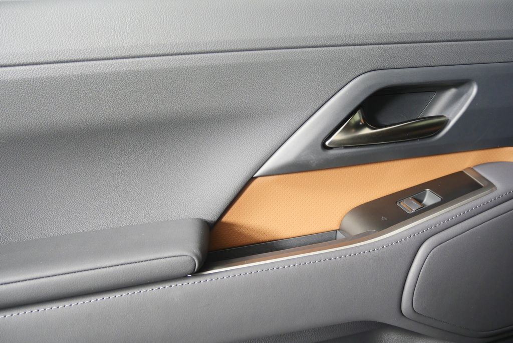 Thumbnail: 2025 Lexus GX - 14