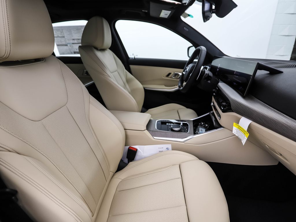 Thumbnail: 2025 BMW 3 Series - 32