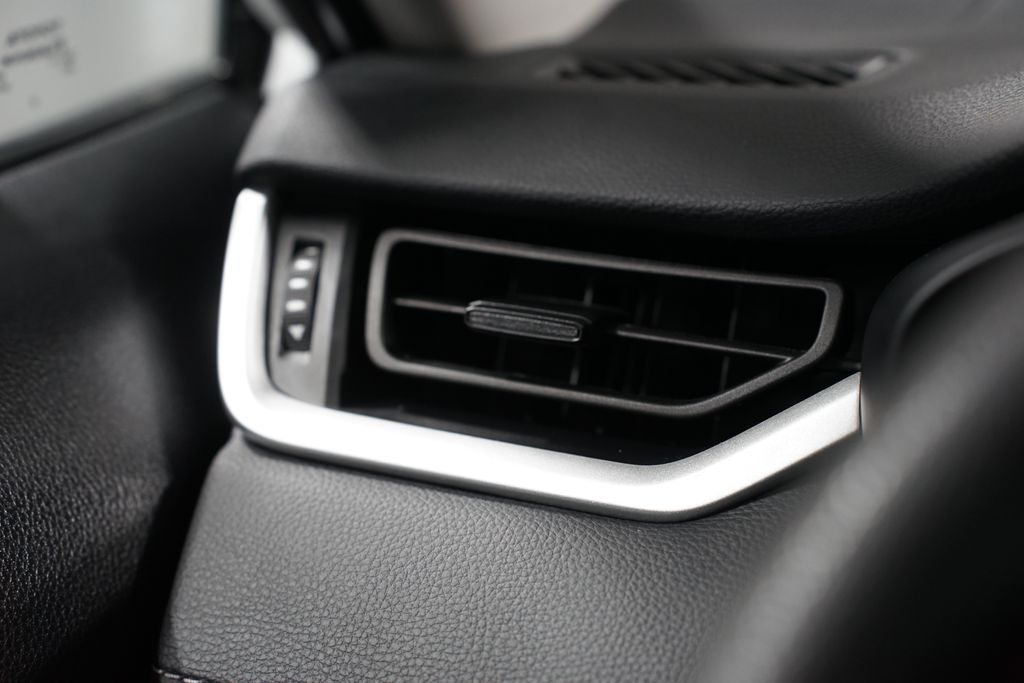 Thumbnail: 2025 Toyota RAV4 - 24