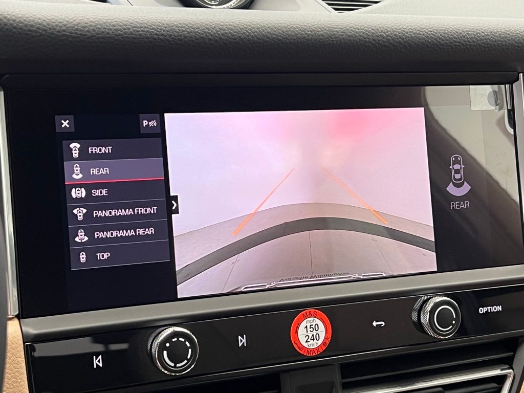 Thumbnail: 2025 Porsche Macan - 15