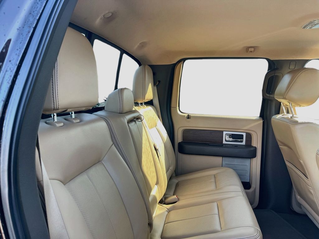 Used 2013  Ford Lariat image 26