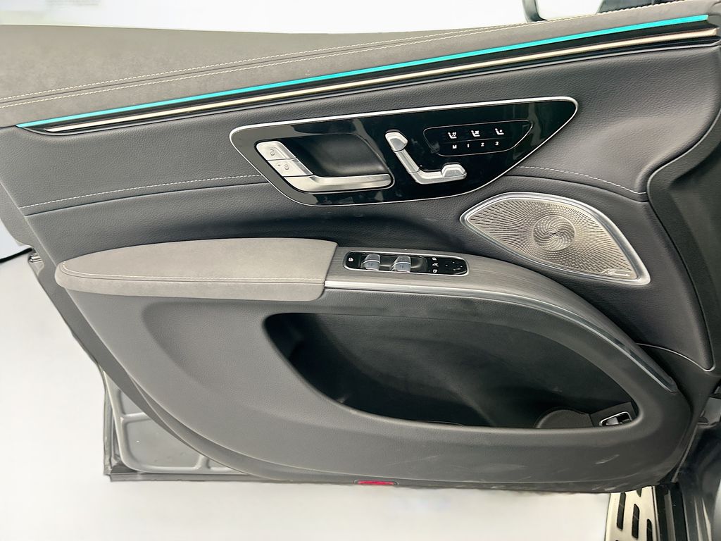 Thumbnail: 2023 Mercedes-Benz EQS - 23