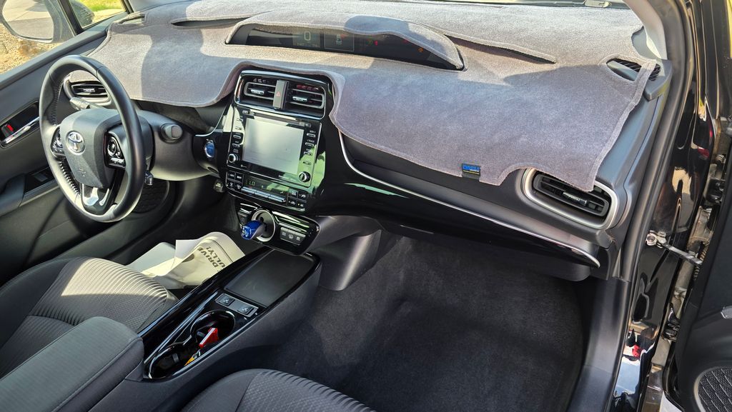 Thumbnail: 2022 Toyota Prius Prime - 17
