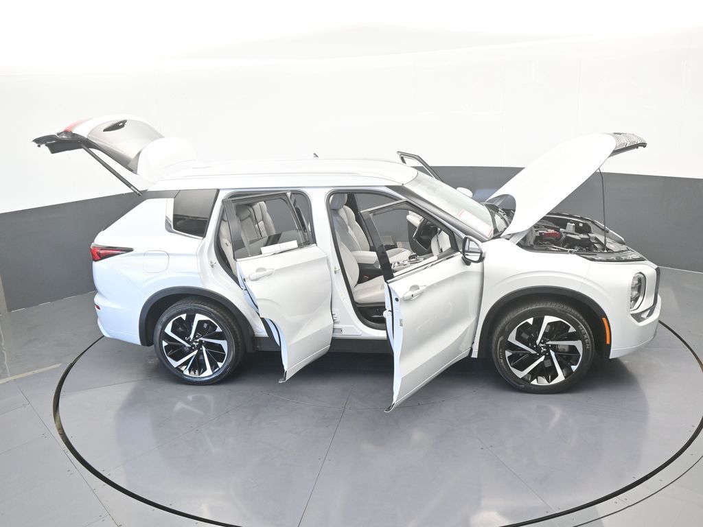 Used 2022 White Diamond Mitsubishi SEL image 69