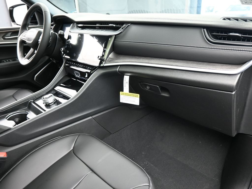 New 2026 Silver Zynith Jeep Limited image 39