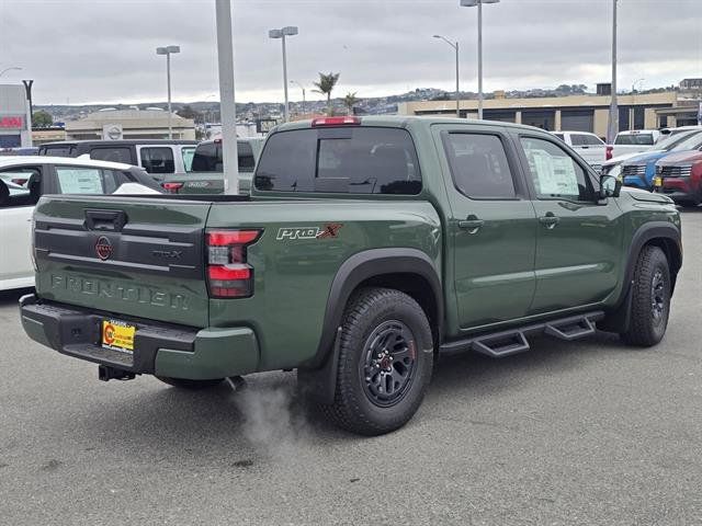 2025 Nissan Frontier PRO-X - Photo 2