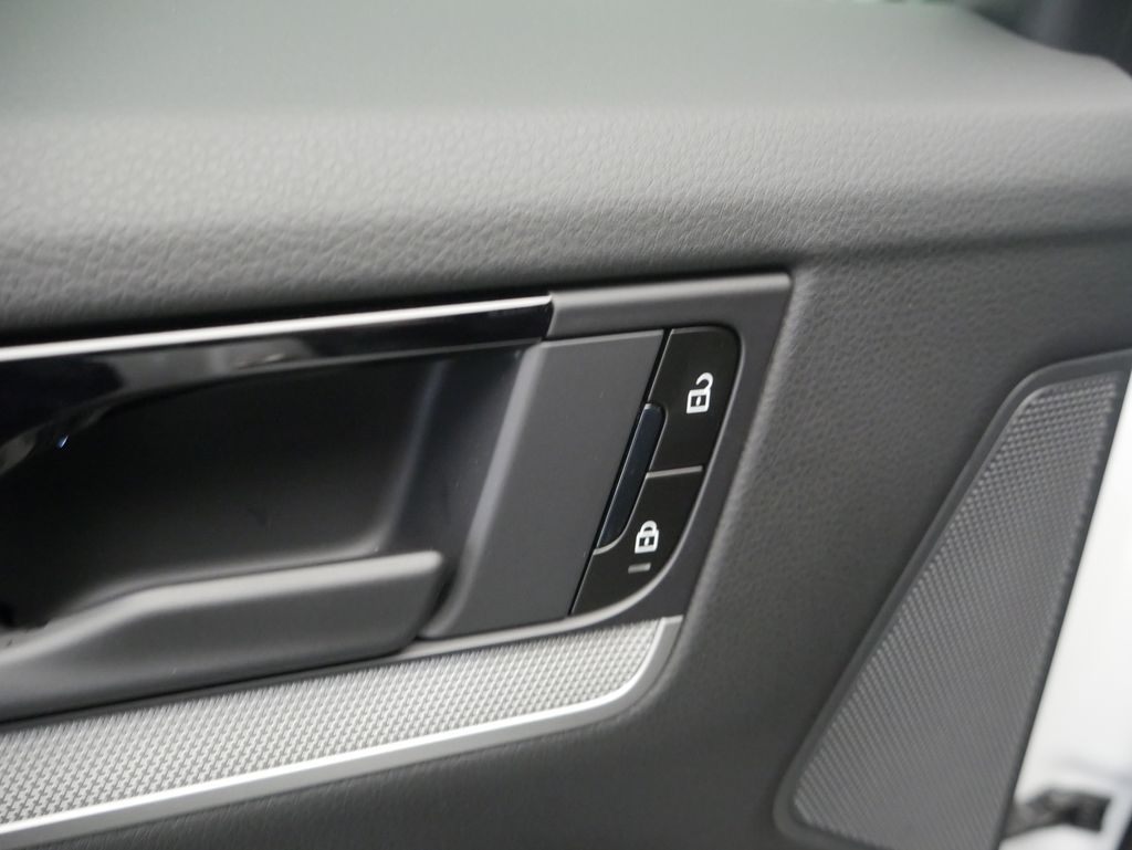 Thumbnail: 2026 Porsche Cayenne - 21