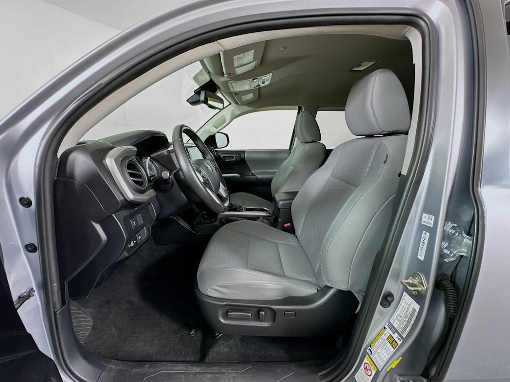 Thumbnail: 2020 Toyota Tacoma - 20