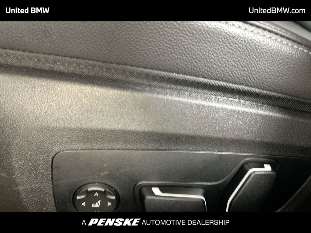 2024 BMW 3 Series 330i 12